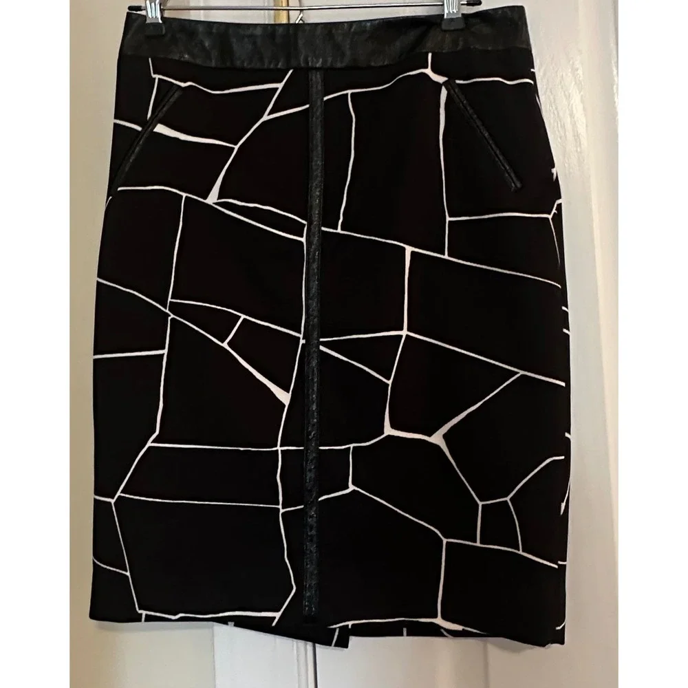 Vince Camuto Black & White Abstract‎ Print Pencil Skirt Size 0